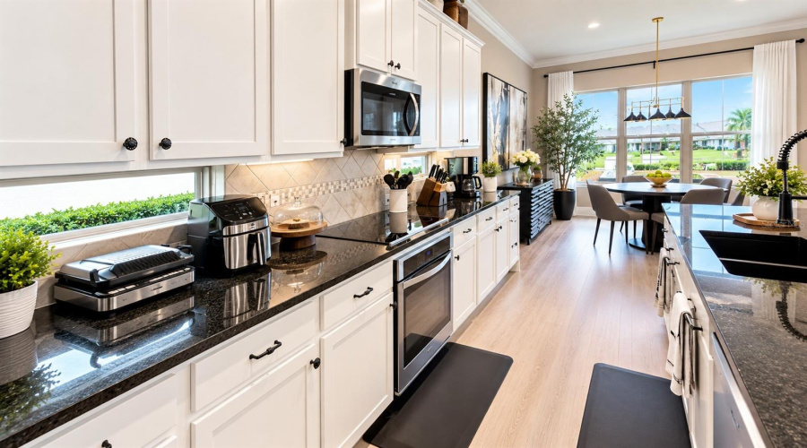 Orlando, Florida 32836, 4 Bedroom Bedrooms, ,4 Bathroombathrooms,Residential,For Sale,Prince Harry,0,Mfro6446565