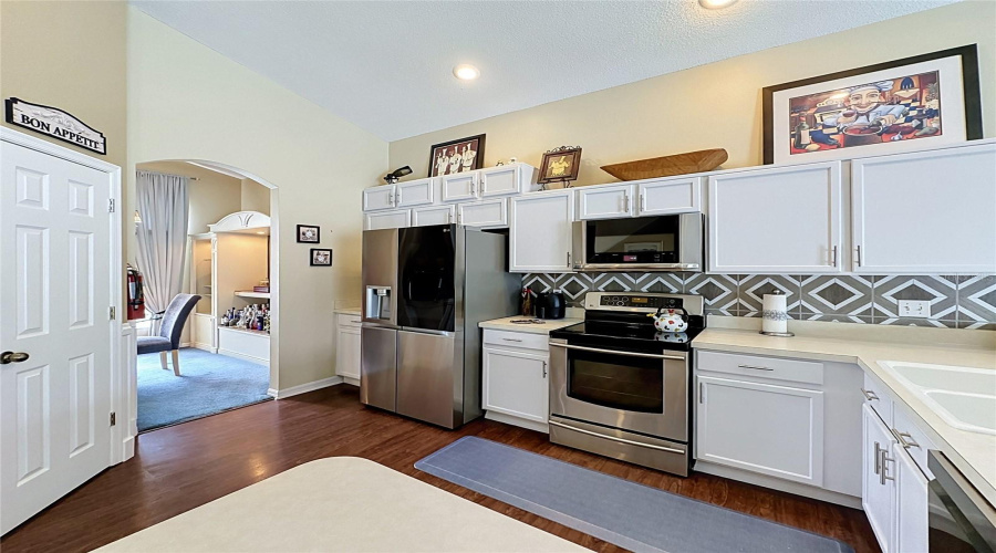 Davenport, Florida 33897, 4 Bedroom Bedrooms, ,3 Bathroombathrooms,Residential,For Sale,Castlemain,0,Mfrs5151553