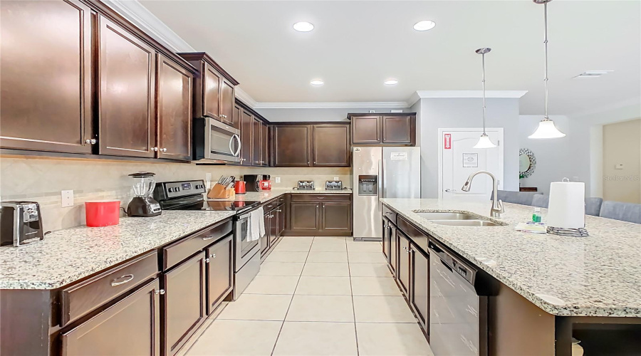 Kissimmee, Florida 34747, 8 Bedroom Bedrooms, ,6 Bathroombathrooms,Residential,For Sale,Tripoli,0,Mfro6447088