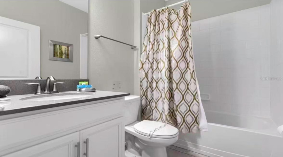 Davenport, Florida 33896, 6 Bedroom Bedrooms, ,5 Bathroombathrooms,Residential,For Sale,Flange,0,Mfro6447330