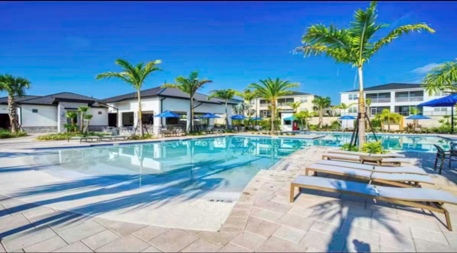 Davenport, Florida 33896, 6 Bedroom Bedrooms, ,5 Bathroombathrooms,Residential,For Sale,Flange,0,Mfro6447330