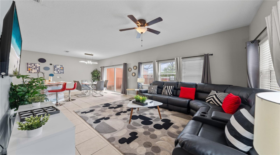 Kissimmee, Florida 34747, 4 Bedroom Bedrooms, ,3 Bathroombathrooms,Residential,For Sale,Yellow Lantana,0,Mfrs5158712
