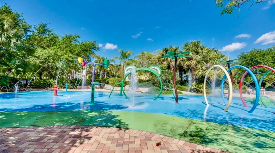 Davenport, Florida 33897, 3 Bedroom Bedrooms, ,2 Bathroombathrooms,Residential,For Sale,Rogues Retreat,0,Mfrs5158123