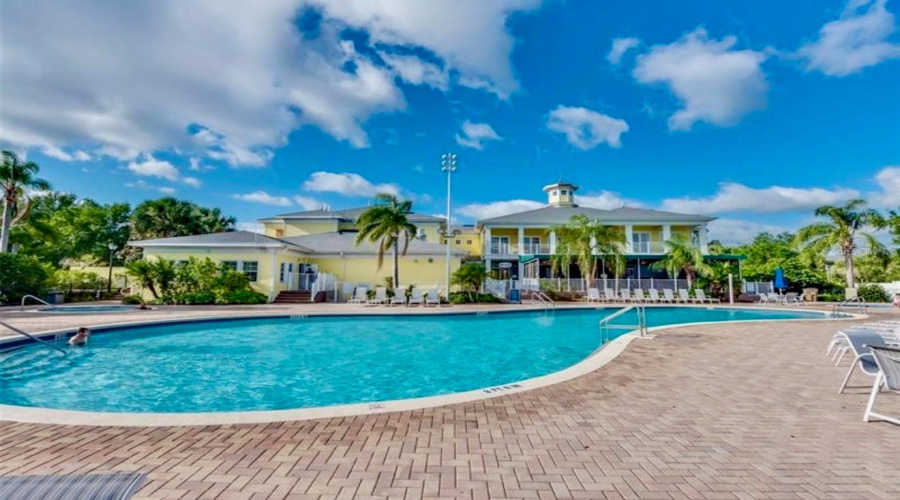 Davenport, Florida 33897, 3 Bedroom Bedrooms, ,2 Bathroombathrooms,Residential,For Sale,Rogues Retreat,0,Mfrs5158123