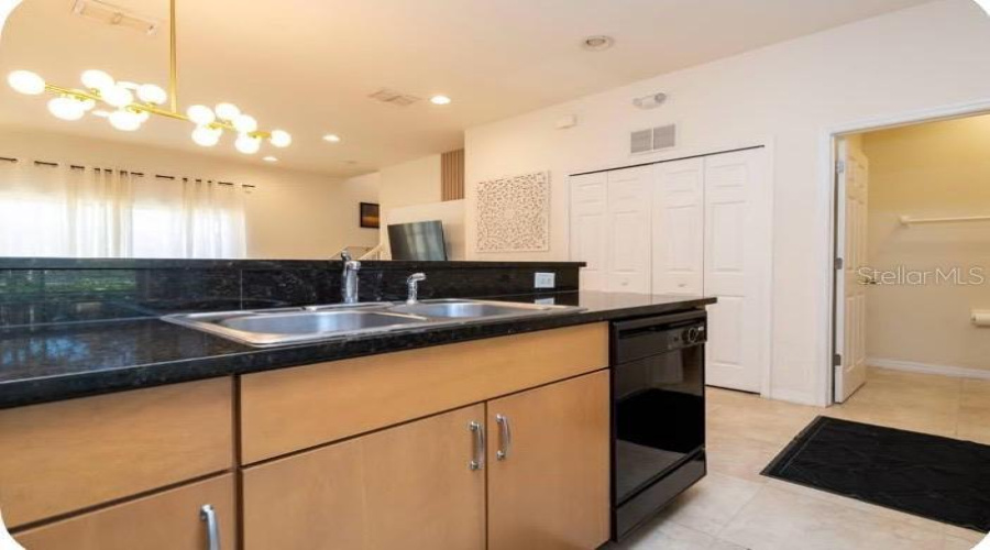 Kissimmee, Florida 34747, 2 Bedroom Bedrooms, ,2 Bathroombathrooms,Residential,For Sale,Yellow Lantana,0,Mfro6447611