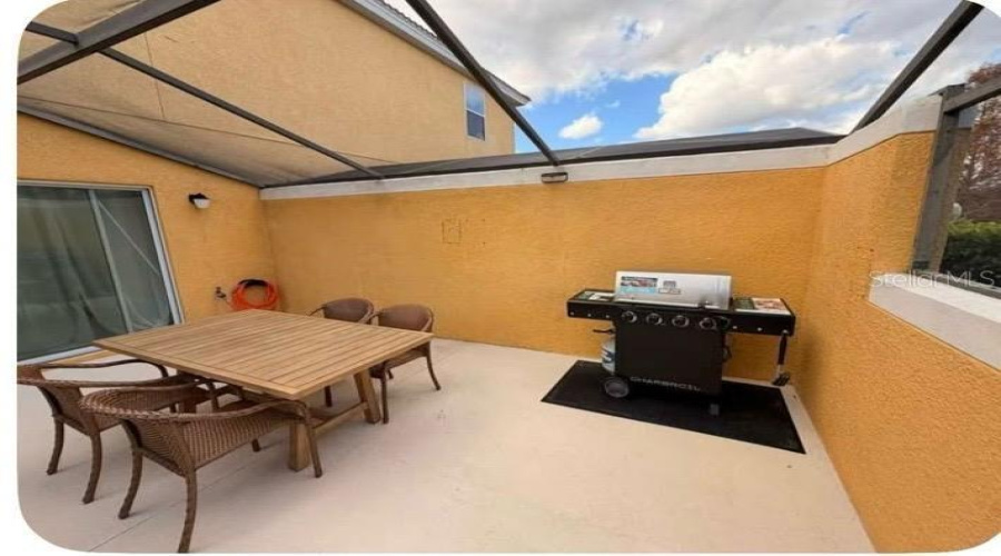Kissimmee, Florida 34747, 2 Bedroom Bedrooms, ,2 Bathroombathrooms,Residential,For Sale,Yellow Lantana,0,Mfro6447611