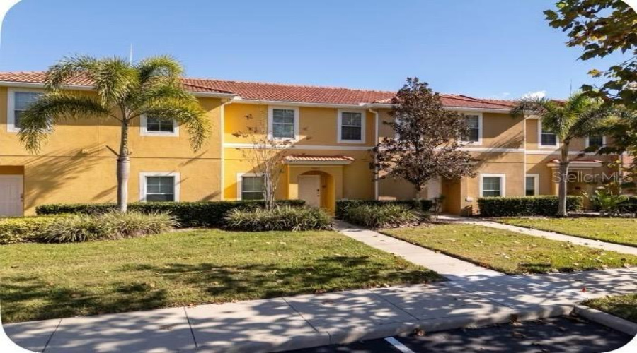 Kissimmee, Florida 34747, 2 Bedroom Bedrooms, ,2 Bathroombathrooms,Residential,For Sale,Yellow Lantana,0,Mfro6447611