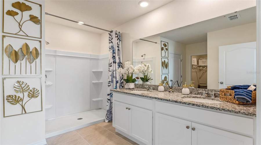 Davenport, Florida 33837, 4 Bedroom Bedrooms, ,2 Bathroombathrooms,Residential,For Sale,Limeklin Falls,0,Mfro6447878