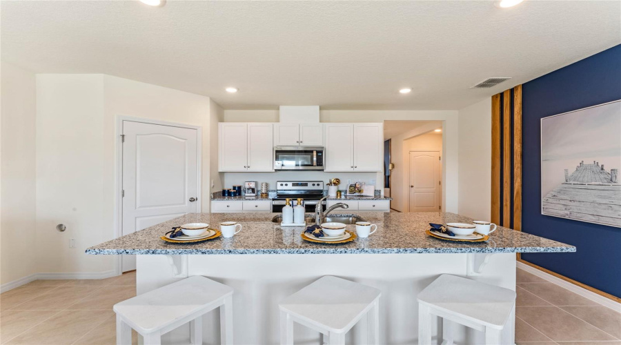 Davenport, Florida 33837, 4 Bedroom Bedrooms, ,2 Bathroombathrooms,Residential,For Sale,Limeklin Falls,0,Mfro6447878