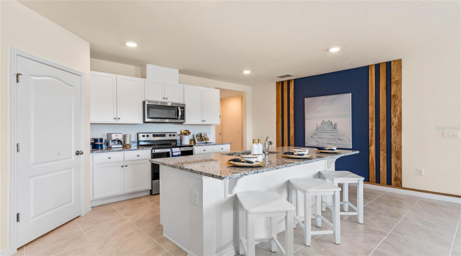 Davenport, Florida 33837, 4 Bedroom Bedrooms, ,2 Bathroombathrooms,Residential,For Sale,Limeklin Falls,0,Mfro6447878