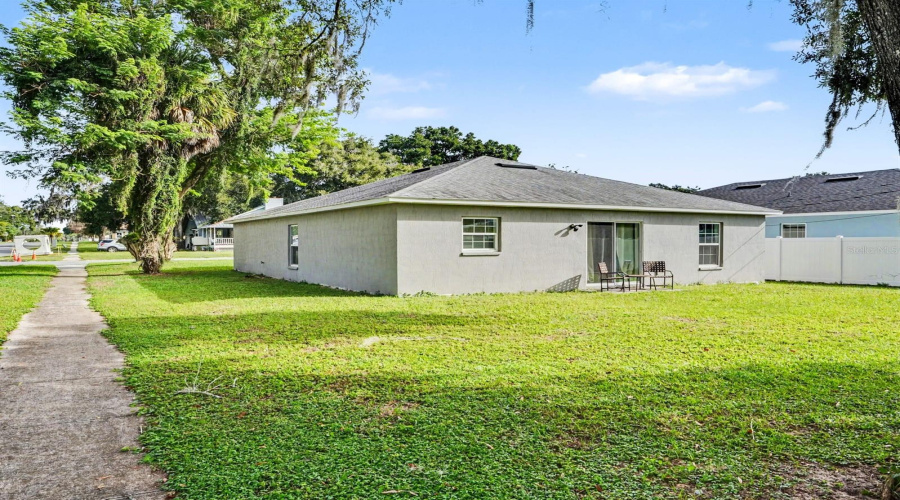 Davenport, Florida 33837, 3 Bedroom Bedrooms, ,2 Bathroombathrooms,Residential,For Sale,Maple Street East,0,Mfrtb8555628