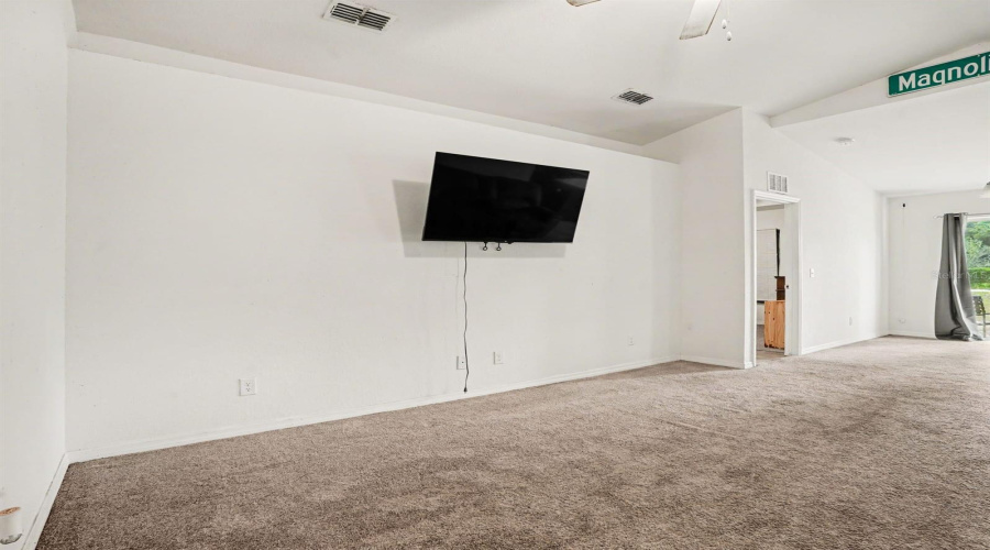 Davenport, Florida 33837, 3 Bedroom Bedrooms, ,2 Bathroombathrooms,Residential,For Sale,Maple Street East,0,Mfrtb8555628