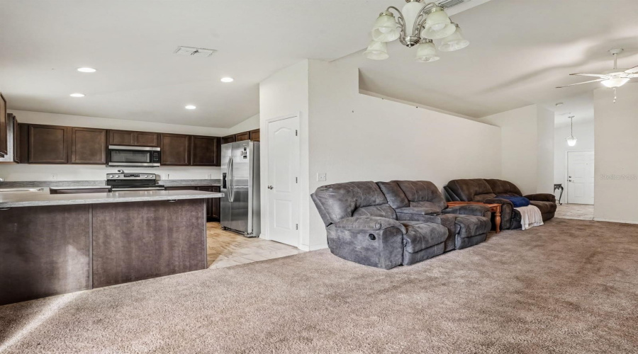 Davenport, Florida 33837, 3 Bedroom Bedrooms, ,2 Bathroombathrooms,Residential,For Sale,Maple Street East,0,Mfrtb8555628