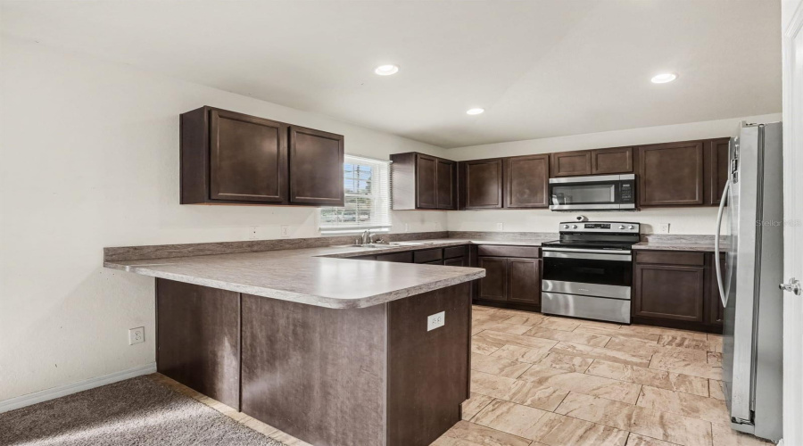 Davenport, Florida 33837, 3 Bedroom Bedrooms, ,2 Bathroombathrooms,Residential,For Sale,Maple Street East,0,Mfrtb8555628