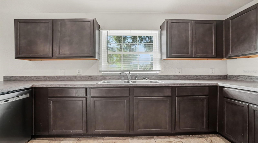 Davenport, Florida 33837, 3 Bedroom Bedrooms, ,2 Bathroombathrooms,Residential,For Sale,Maple Street East,0,Mfrtb8555628
