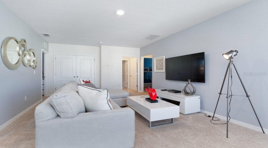 Davenport, Florida 33837, 5 Bedroom Bedrooms, ,4 Bathroombathrooms,Residential,For Sale,Oak Shadow,0,Mfrs5130984
