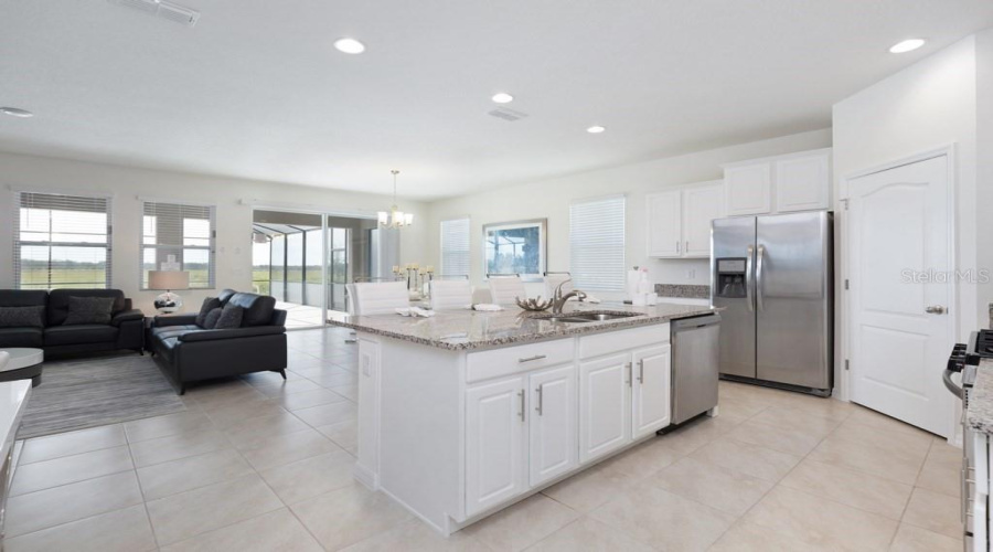 Davenport, Florida 33837, 5 Bedroom Bedrooms, ,4 Bathroombathrooms,Residential,For Sale,Oak Shadow,0,Mfrs5130984