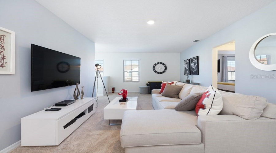 Davenport, Florida 33837, 5 Bedroom Bedrooms, ,4 Bathroombathrooms,Residential,For Sale,Oak Shadow,0,Mfrs5130984