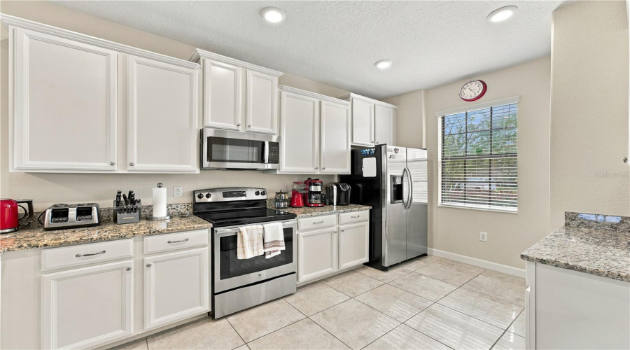 Davenport, Florida 33896, 5 Bedroom Bedrooms, ,4 Bathroombathrooms,Residential,For Sale,Shadow Mountain,0,Mfro6445882