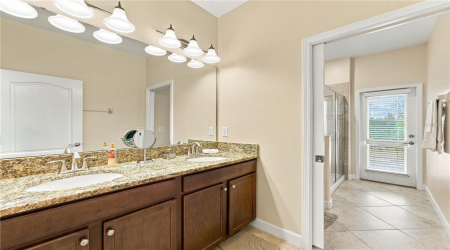 Davenport, Florida 33896, 5 Bedroom Bedrooms, ,4 Bathroombathrooms,Residential,For Sale,Shadow Mountain,0,Mfro6445882