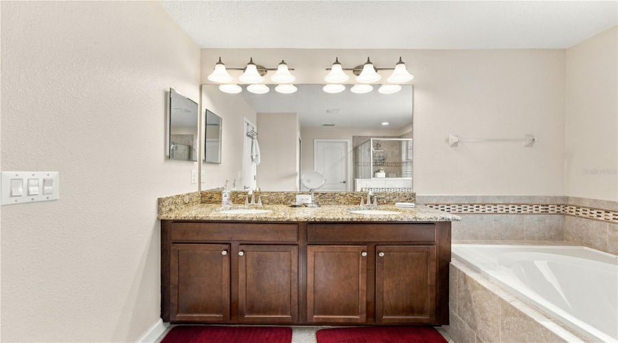 Davenport, Florida 33896, 5 Bedroom Bedrooms, ,4 Bathroombathrooms,Residential,For Sale,Shadow Mountain,0,Mfro6445882