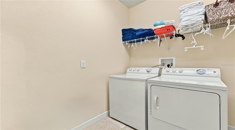 Davenport, Florida 33896, 5 Bedroom Bedrooms, ,4 Bathroombathrooms,Residential,For Sale,Shadow Mountain,0,Mfro6445882
