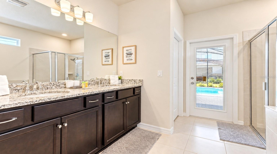Davenport, Florida 33897, 10 Bedroom Bedrooms, ,8 Bathroombathrooms,Residential,For Sale,Lana Avenue,0,Mfro6447898