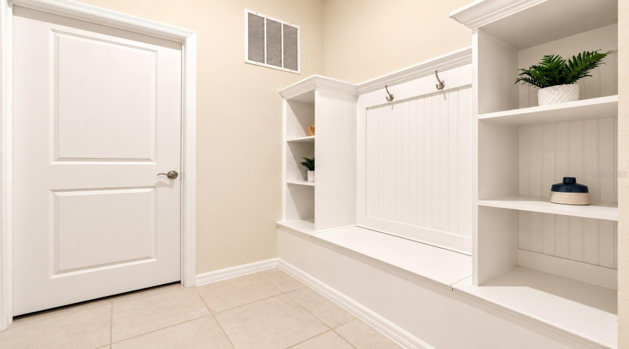 Davenport, Florida 33897, 10 Bedroom Bedrooms, ,8 Bathroombathrooms,Residential,For Sale,Lana Avenue,0,Mfro6447898