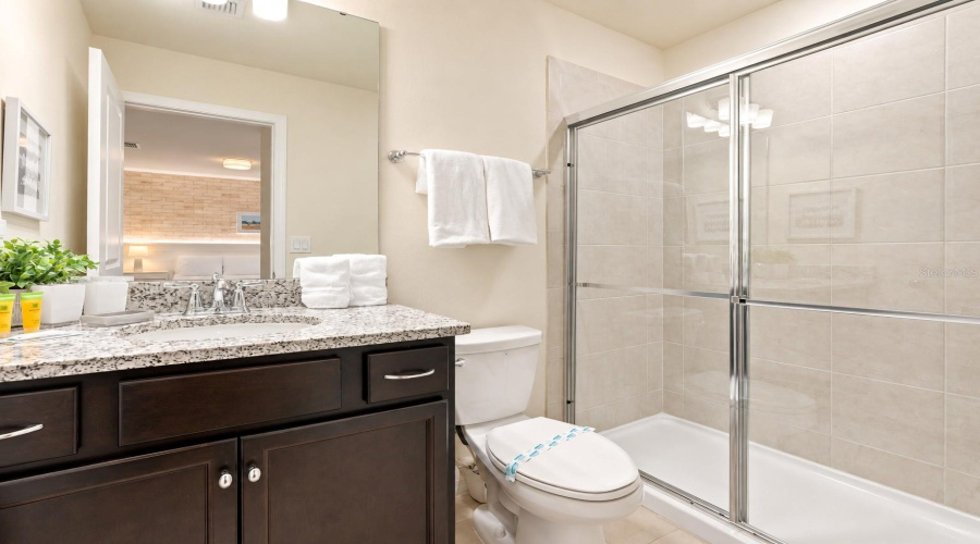 Davenport, Florida 33897, 10 Bedroom Bedrooms, ,8 Bathroombathrooms,Residential,For Sale,Lana Avenue,0,Mfro6447898