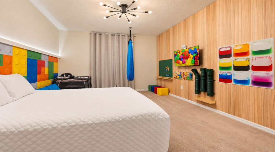 Davenport, Florida 33897, 10 Bedroom Bedrooms, ,8 Bathroombathrooms,Residential,For Sale,Lana Avenue,0,Mfro6447898