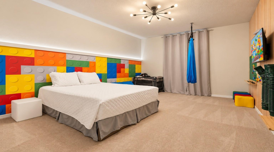 Davenport, Florida 33897, 10 Bedroom Bedrooms, ,8 Bathroombathrooms,Residential,For Sale,Lana Avenue,0,Mfro6447898