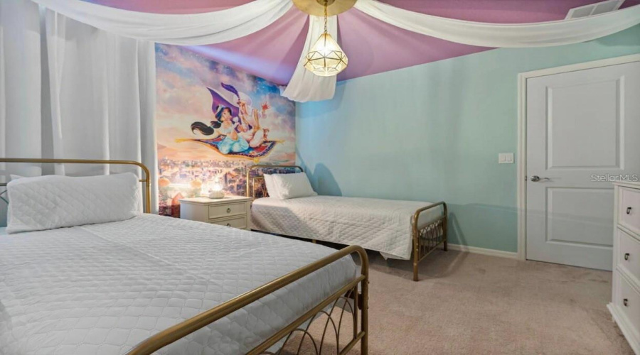 Davenport, Florida 33897, 10 Bedroom Bedrooms, ,8 Bathroombathrooms,Residential,For Sale,Lana Avenue,0,Mfro6447898