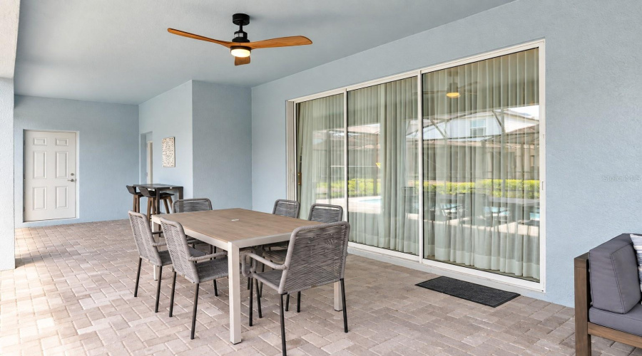 Davenport, Florida 33897, 10 Bedroom Bedrooms, ,8 Bathroombathrooms,Residential,For Sale,Lana Avenue,0,Mfro6447898