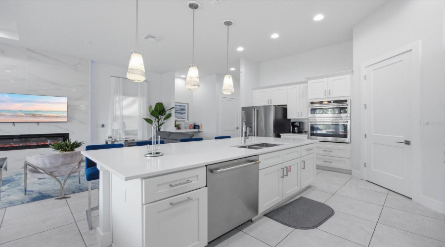 Kissimmee, Florida 34747, 6 Bedroom Bedrooms, ,6 Bathroombathrooms,Residential,For Sale,Castle Pines,0,Mfro6444039