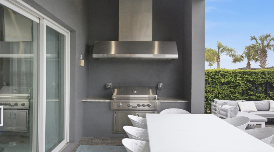 Kissimmee, Florida 34747, 6 Bedroom Bedrooms, ,6 Bathroombathrooms,Residential,For Sale,Castle Pines,0,Mfro6444039