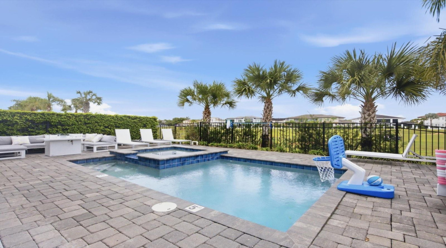 Kissimmee, Florida 34747, 6 Bedroom Bedrooms, ,6 Bathroombathrooms,Residential,For Sale,Castle Pines,0,Mfro6444039