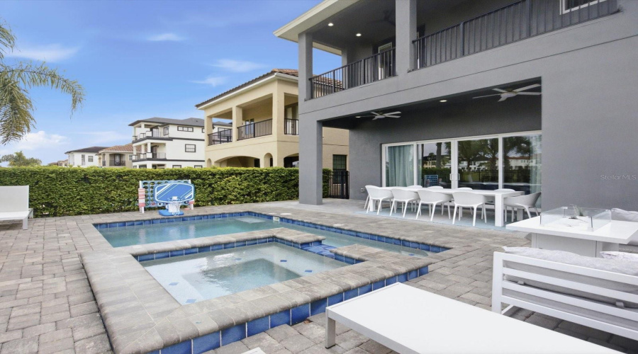 Kissimmee, Florida 34747, 6 Bedroom Bedrooms, ,6 Bathroombathrooms,Residential,For Sale,Castle Pines,0,Mfro6444039
