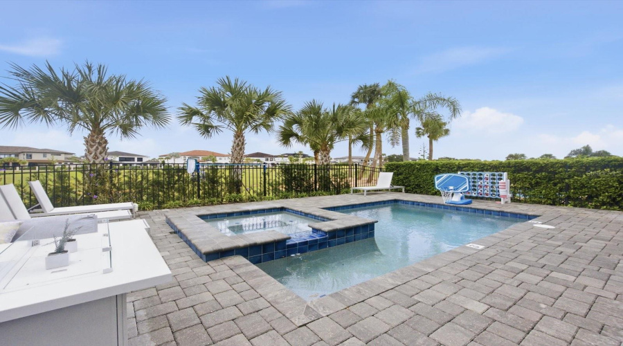 Kissimmee, Florida 34747, 6 Bedroom Bedrooms, ,6 Bathroombathrooms,Residential,For Sale,Castle Pines,0,Mfro6444039