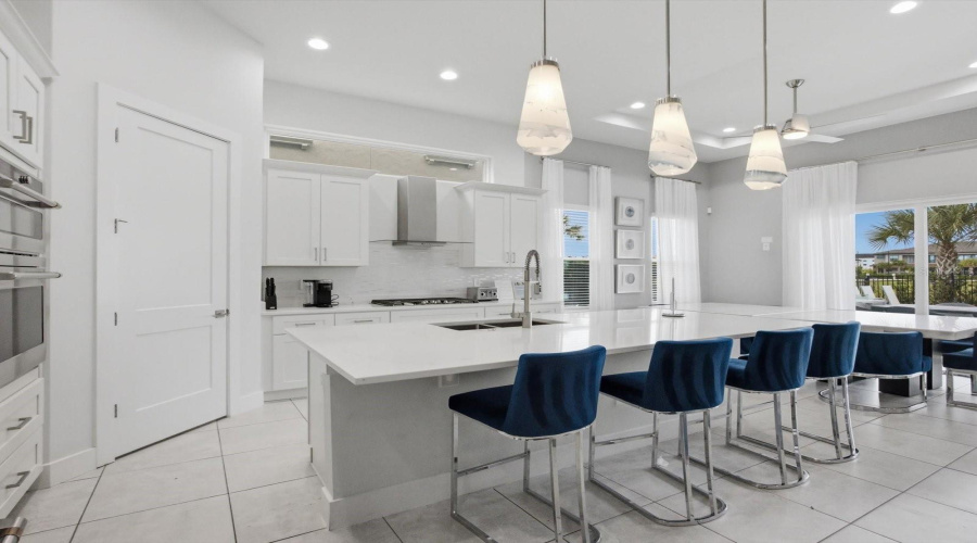 Kissimmee, Florida 34747, 6 Bedroom Bedrooms, ,6 Bathroombathrooms,Residential,For Sale,Castle Pines,0,Mfro6444039