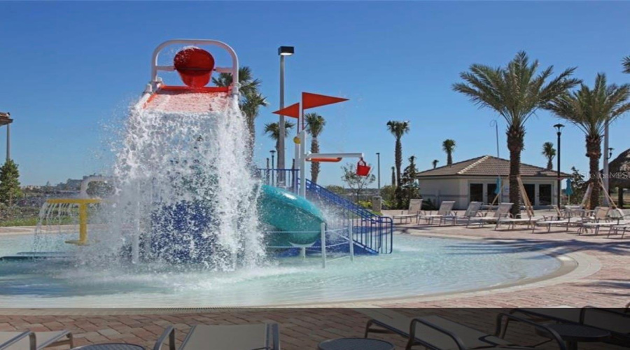 Davenport, Florida 33896, 2 Bedroom Bedrooms, ,2 Bathroombathrooms,Residential,For Sale,Drop,0,Mfro6445050