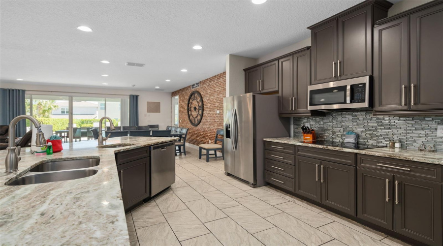 Kissimmee, Florida 34747, 11 Bedroom Bedrooms, ,10 Bathroombathrooms,Residential,For Sale,Graben,0,Mfrr4912008