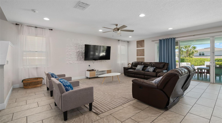 Kissimmee, Florida 34747, 11 Bedroom Bedrooms, ,10 Bathroombathrooms,Residential,For Sale,Graben,0,Mfrr4912008