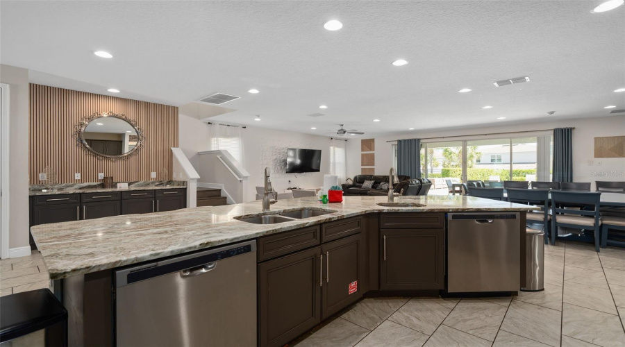 Kissimmee, Florida 34747, 11 Bedroom Bedrooms, ,10 Bathroombathrooms,Residential,For Sale,Graben,0,Mfrr4912008