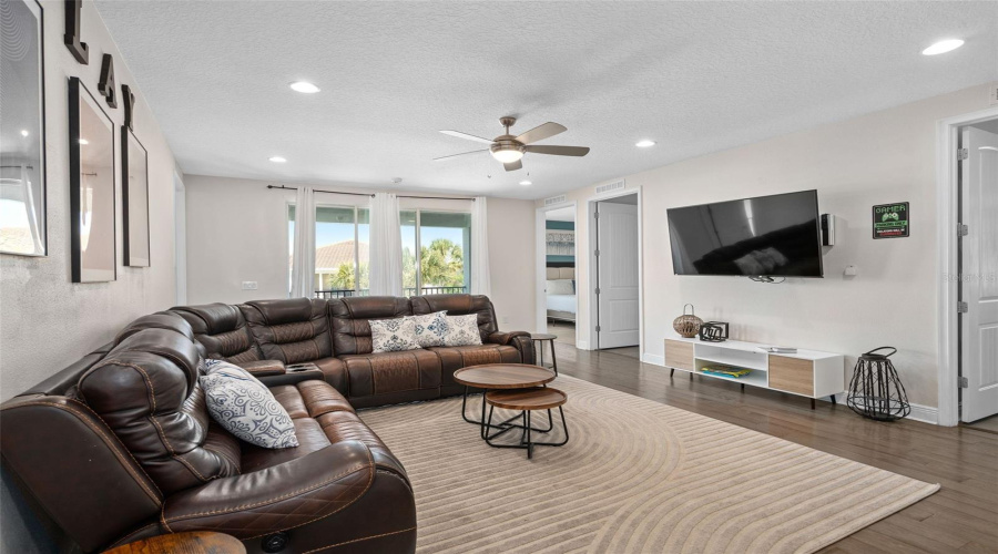 Kissimmee, Florida 34747, 11 Bedroom Bedrooms, ,10 Bathroombathrooms,Residential,For Sale,Graben,0,Mfrr4912008