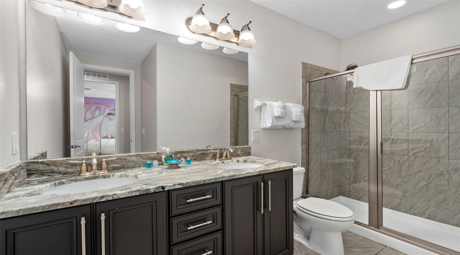 Kissimmee, Florida 34747, 11 Bedroom Bedrooms, ,10 Bathroombathrooms,Residential,For Sale,Graben,0,Mfrr4912008