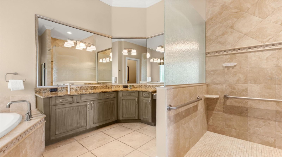 Kissimmee, Florida 34747, 4 Bedroom Bedrooms, ,4 Bathroombathrooms,Residential,For Sale,Gathering,0,Mfro6448112