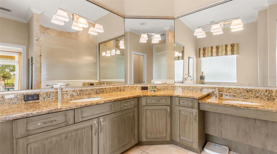 Kissimmee, Florida 34747, 4 Bedroom Bedrooms, ,4 Bathroombathrooms,Residential,For Sale,Gathering,0,Mfro6448112