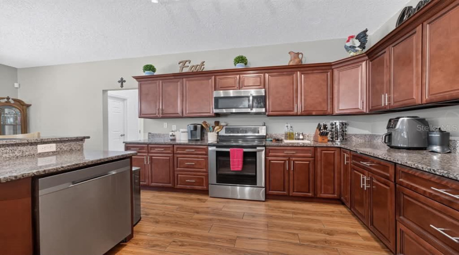 Davenport, Florida 33897, 5 Bedroom Bedrooms, ,4 Bathroombathrooms,Residential,For Sale,Andover,0,Mfrs5159046