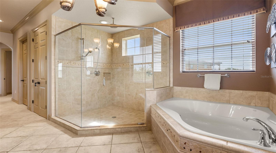 Kissimmee, Florida 34747, 4 Bedroom Bedrooms, ,4 Bathroombathrooms,Residential,For Sale,Golden Bear,0,Mfro6448077