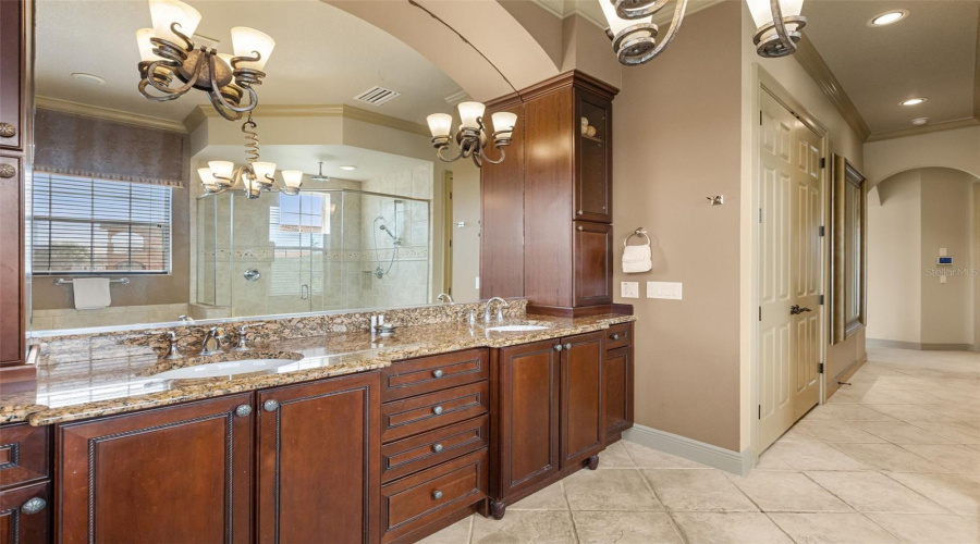 Kissimmee, Florida 34747, 4 Bedroom Bedrooms, ,4 Bathroombathrooms,Residential,For Sale,Golden Bear,0,Mfro6448077